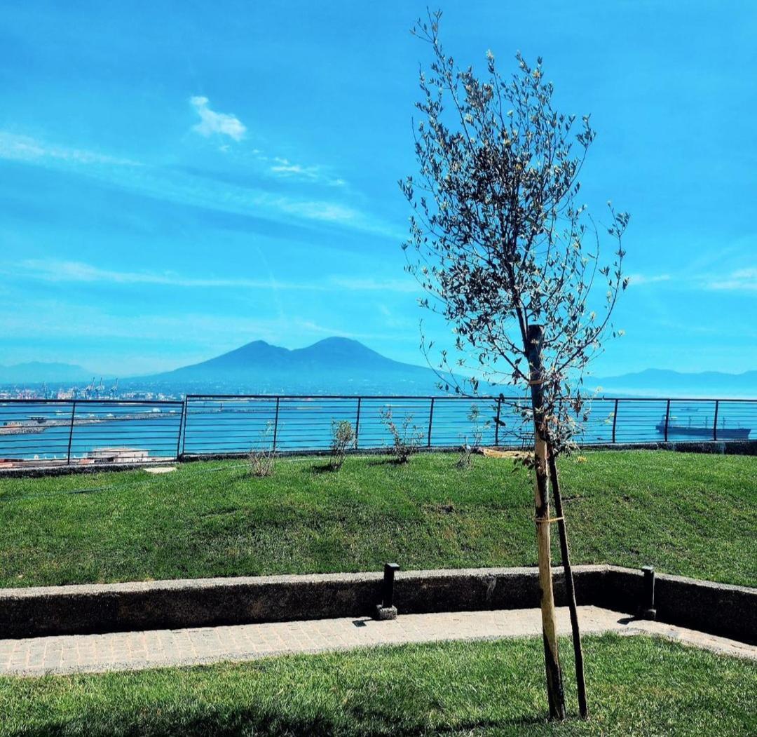 Suite Mirella Napoli Esterno foto
